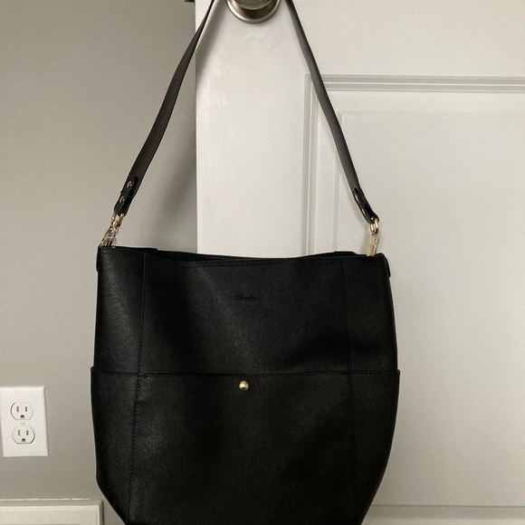 Classic bucket handbag - Picture 2 of 6